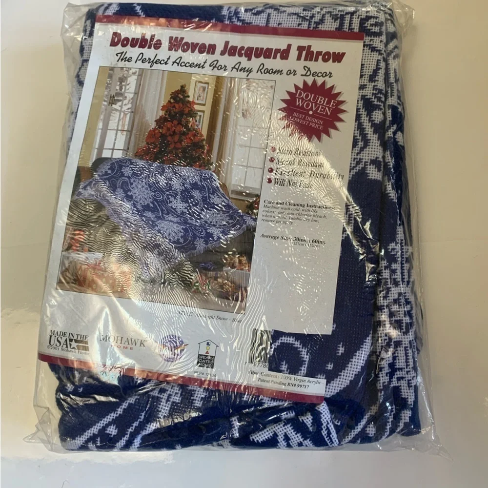 MOHAWK snowflake print double woven jacquard throw festive holiday fall winter